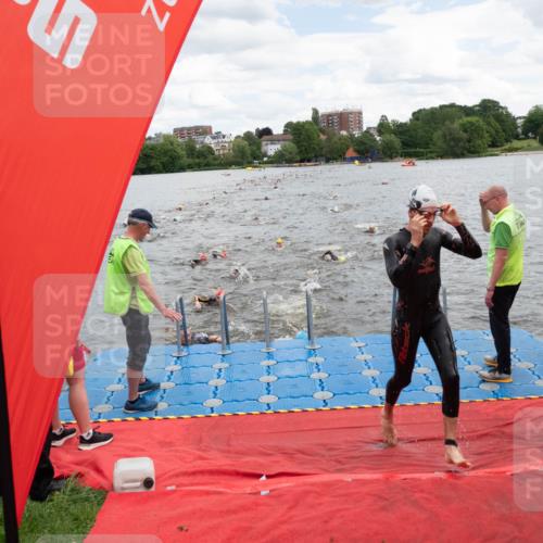 16.06.2024 - 7 Türme Triathlon MichiJ http://msf.ph/oto/6267105 16.06.2024 11:53:13 Schwimmen 315, 325, 346, 381, 397, 398, 441, 450, 462, 472, 489, 520, 539, 572, 593, 614, 620 meine-sportfotos.de