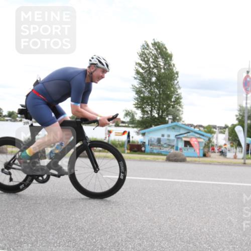 16.06.2024 - 26. Vierlanden-Triathlon Jannik Wohlers http://msf.ph/oto/6267113 16.06.2024 10:40:17 Radfahren 111, 209 meine-sportfotos.de