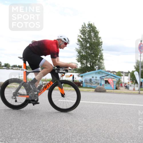 16.06.2024 - 26. Vierlanden-Triathlon Jannik Wohlers http://msf.ph/oto/6267117 16.06.2024 10:40:54 Radfahren 68, 98, 116, 132, 203, 215 meine-sportfotos.de