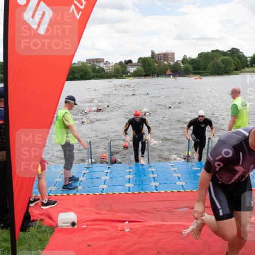 16.06.2024 - 7 Türme Triathlon MichiJ http://msf.ph/oto/6267144 16.06.2024 11:53:22 Schwimmen 315, 325, 346, 381, 397, 398, 441, 445, 450, 456, 472, 489, 520, 539, 572, 593, 614, 620 meine-sportfotos.de