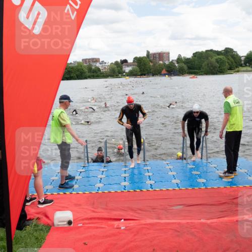 16.06.2024 - 7 Türme Triathlon MichiJ http://msf.ph/oto/6267148 16.06.2024 11:53:23 Schwimmen 325, 346, 381, 397, 398, 441, 445, 450, 456, 472, 489, 520, 539, 572, 584, 593, 614, 620 meine-sportfotos.de