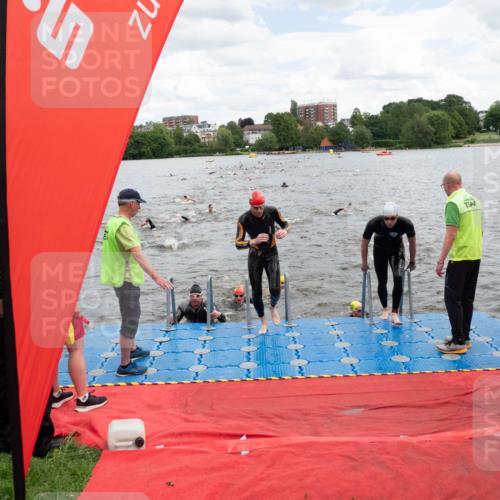 16.06.2024 - 7 Türme Triathlon MichiJ http://msf.ph/oto/6267150 16.06.2024 11:53:23 Schwimmen 325, 346, 381, 397, 398, 441, 445, 450, 456, 472, 489, 520, 539, 572, 584, 593, 614, 620 meine-sportfotos.de