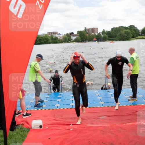 16.06.2024 - 7 Türme Triathlon MichiJ http://msf.ph/oto/6267158 16.06.2024 11:53:25 Schwimmen 325, 346, 381, 397, 398, 441, 445, 450, 456, 472, 489, 520, 539, 572, 584, 593, 614, 620 meine-sportfotos.de