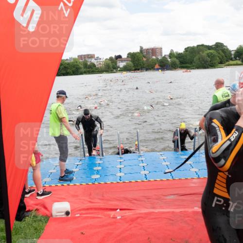 16.06.2024 - 7 Türme Triathlon MichiJ http://msf.ph/oto/6267168 16.06.2024 11:53:26 Schwimmen 325, 346, 381, 397, 398, 441, 445, 450, 456, 472, 489, 520, 539, 572, 584, 593, 614, 620 meine-sportfotos.de
