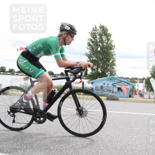 16.06.2024 - 26. Vierlanden-Triathlon Jannik Wohlers http://msf.ph/oto/6267173 16.06.2024 10:44:11 Radfahren 71, 86, 203, 207, 209, 217 meine-sportfotos.de