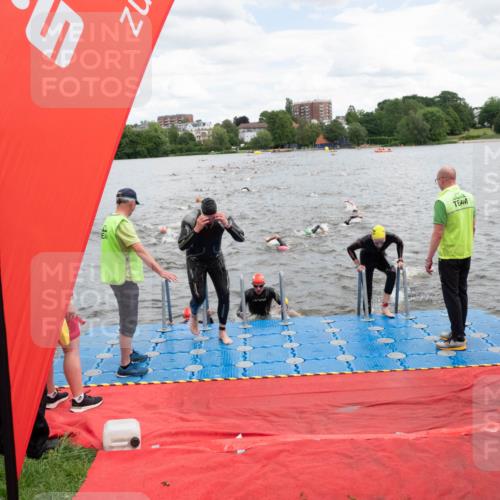 16.06.2024 - 7 Türme Triathlon MichiJ http://msf.ph/oto/6267178 16.06.2024 11:53:27 Schwimmen 325, 346, 381, 397, 398, 441, 445, 450, 456, 472, 489, 520, 539, 572, 584, 593, 614, 620 meine-sportfotos.de