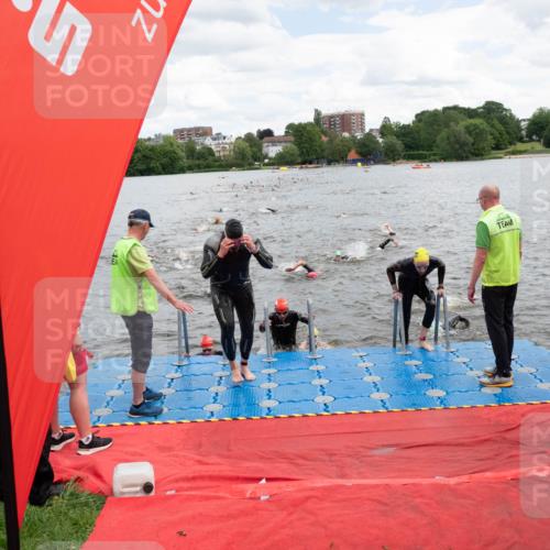 16.06.2024 - 7 Türme Triathlon MichiJ http://msf.ph/oto/6267180 16.06.2024 11:53:27 Schwimmen 325, 346, 381, 397, 398, 441, 445, 450, 456, 472, 489, 520, 539, 572, 584, 593, 614, 620 meine-sportfotos.de