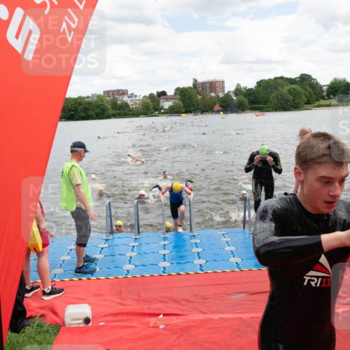 16.06.2024 - 7 Türme Triathlon MichiJ http://msf.ph/oto/6267240 16.06.2024 11:53:34 Schwimmen 309, 325, 346, 381, 397, 398, 441, 445, 450, 456, 472, 520, 539, 572, 584, 593, 620 meine-sportfotos.de