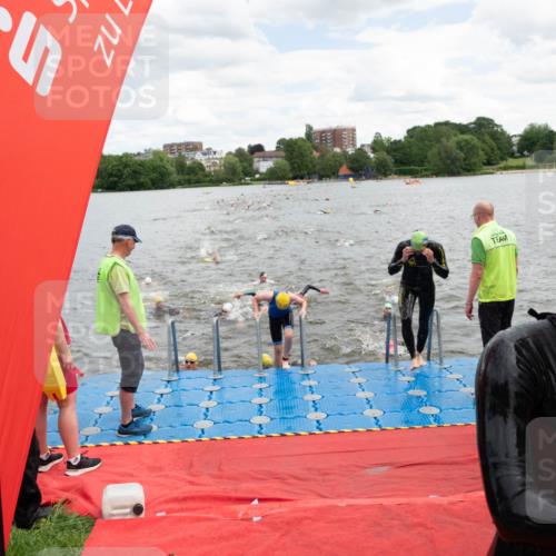 16.06.2024 - 7 Türme Triathlon MichiJ http://msf.ph/oto/6267243 16.06.2024 11:53:34 Schwimmen 309, 325, 346, 381, 397, 398, 441, 445, 450, 456, 472, 520, 539, 572, 584, 593, 620 meine-sportfotos.de