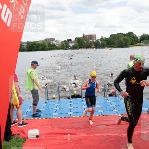 16.06.2024 - 7 Türme Triathlon MichiJ http://msf.ph/oto/6267262 16.06.2024 11:53:36 Schwimmen 133, 309, 325, 346, 381, 397, 398, 445, 450, 456, 472, 520, 539, 572, 584, 593, 620 meine-sportfotos.de