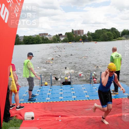 16.06.2024 - 7 Türme Triathlon MichiJ http://msf.ph/oto/6267267 16.06.2024 11:53:36 Schwimmen 133, 309, 325, 346, 381, 397, 398, 445, 450, 456, 472, 520, 539, 572, 584, 593, 620 meine-sportfotos.de