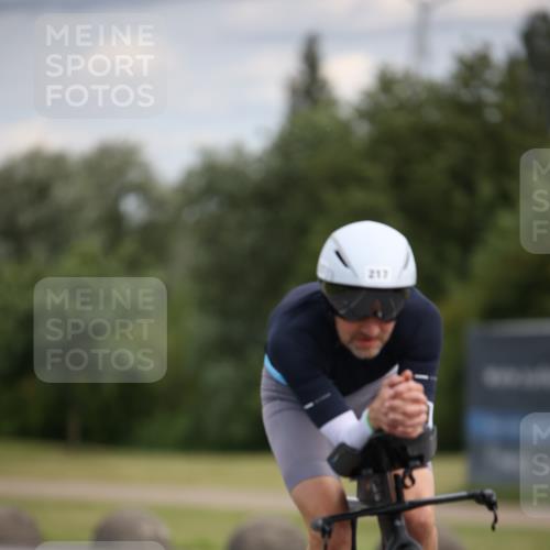 16.06.2024 - 26. Vierlanden-Triathlon Jannik Wohlers http://msf.ph/oto/6267300 16.06.2024 10:41:14 Radfahren 67, 71, 86, 217, 225 meine-sportfotos.de