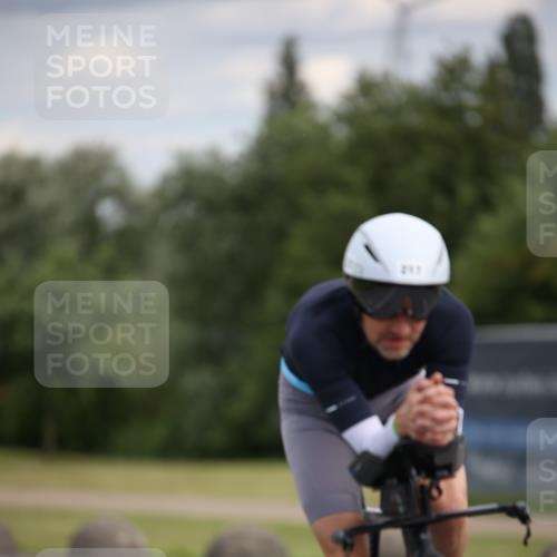16.06.2024 - 26. Vierlanden-Triathlon Jannik Wohlers http://msf.ph/oto/6267302 16.06.2024 10:41:14 Radfahren 67, 71, 86, 217, 225 meine-sportfotos.de