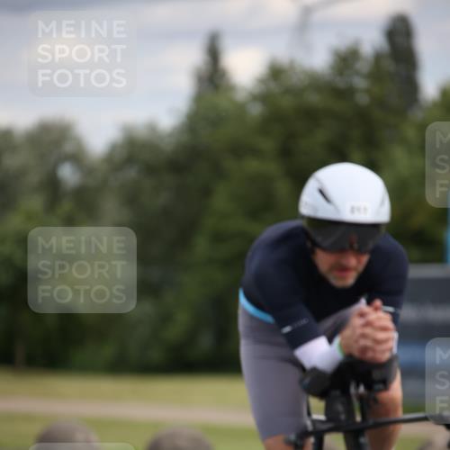 16.06.2024 - 26. Vierlanden-Triathlon Jannik Wohlers http://msf.ph/oto/6267304 16.06.2024 10:41:14 Radfahren 67, 71, 86, 217, 225 meine-sportfotos.de