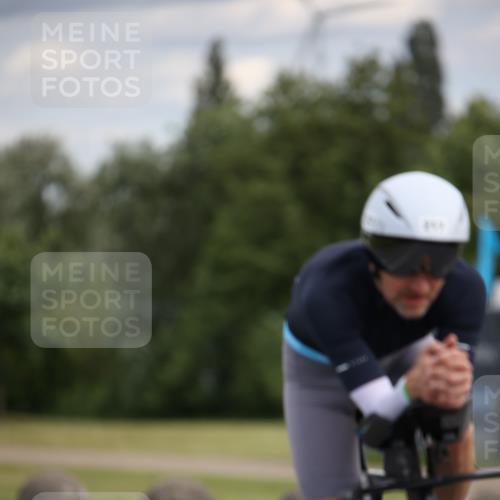 16.06.2024 - 26. Vierlanden-Triathlon Jannik Wohlers http://msf.ph/oto/6267306 16.06.2024 10:41:14 Radfahren 67, 71, 86, 217, 225 meine-sportfotos.de