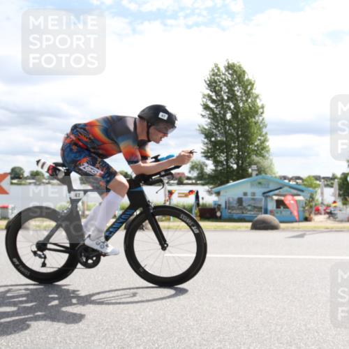 16.06.2024 - 26. Vierlanden-Triathlon Jannik Wohlers http://msf.ph/oto/6267324 16.06.2024 10:48:07 Radfahren 47, 166 meine-sportfotos.de