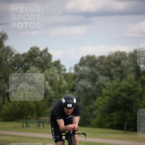 16.06.2024 - 26. Vierlanden-Triathlon Jannik Wohlers http://msf.ph/oto/6267377 16.06.2024 10:41:52 Radfahren 25, 44 meine-sportfotos.de