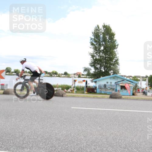 16.06.2024 - 26. Vierlanden-Triathlon Jannik Wohlers http://msf.ph/oto/6267409 16.06.2024 11:00:18 Radfahren 11, 92, 160 meine-sportfotos.de
