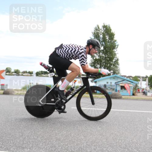 16.06.2024 - 26. Vierlanden-Triathlon Jannik Wohlers http://msf.ph/oto/6267419 16.06.2024 11:00:43 Radfahren 10, 112, 218 meine-sportfotos.de