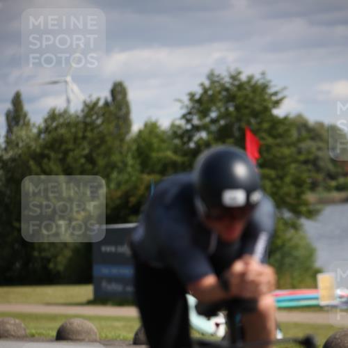 16.06.2024 - 26. Vierlanden-Triathlon Jannik Wohlers http://msf.ph/oto/6267485 16.06.2024 10:49:51 Radfahren 14, 84, 106, 108 meine-sportfotos.de
