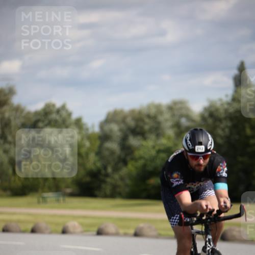 16.06.2024 - 26. Vierlanden-Triathlon Jannik Wohlers http://msf.ph/oto/6267497 16.06.2024 10:50:11 Radfahren 135, 212 meine-sportfotos.de