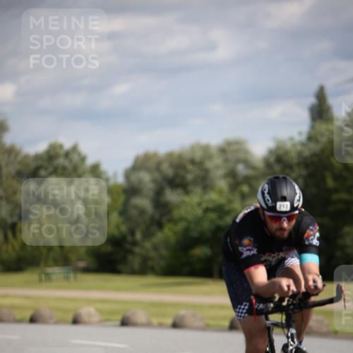 16.06.2024 - 26. Vierlanden-Triathlon Jannik Wohlers http://msf.ph/oto/6267499 16.06.2024 10:50:11 Radfahren 135, 212 meine-sportfotos.de