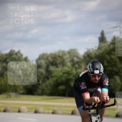 16.06.2024 - 26. Vierlanden-Triathlon Jannik Wohlers http://msf.ph/oto/6267501 16.06.2024 10:50:11 Radfahren 135, 212 meine-sportfotos.de
