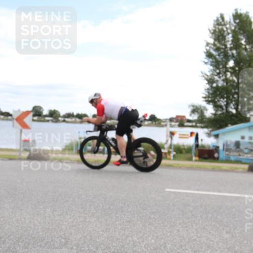 16.06.2024 - 26. Vierlanden-Triathlon Jannik Wohlers http://msf.ph/oto/6267518 16.06.2024 11:03:46 Radfahren 52, 115, 185, 267, 308 meine-sportfotos.de