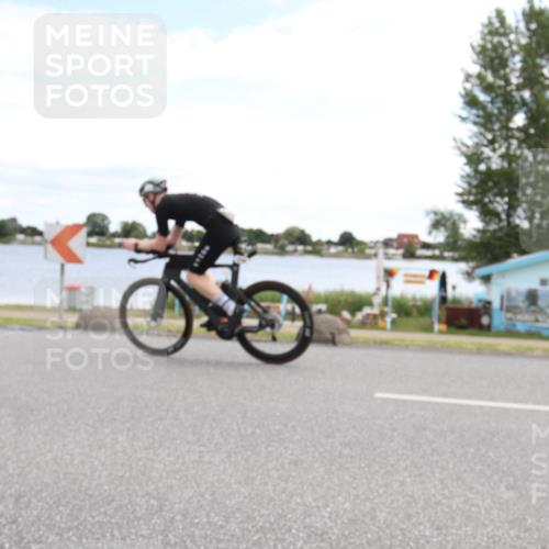 16.06.2024 - 26. Vierlanden-Triathlon Jannik Wohlers http://msf.ph/oto/6267520 16.06.2024 11:03:58 Radfahren 46, 273, 314, 339 meine-sportfotos.de