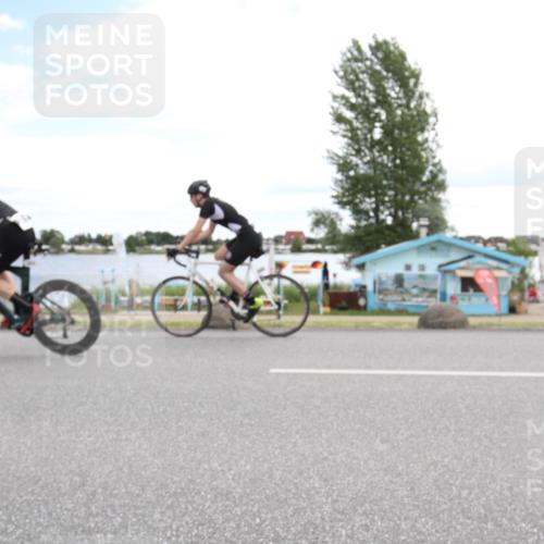 16.06.2024 - 26. Vierlanden-Triathlon Jannik Wohlers http://msf.ph/oto/6267561 16.06.2024 11:06:52 Radfahren 115, 244, 251, 304, 351 meine-sportfotos.de
