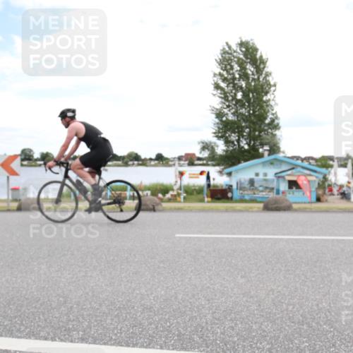 16.06.2024 - 26. Vierlanden-Triathlon Jannik Wohlers http://msf.ph/oto/6267588 16.06.2024 11:07:33 Radfahren 42, 131, 230, 269, 320, 335 meine-sportfotos.de