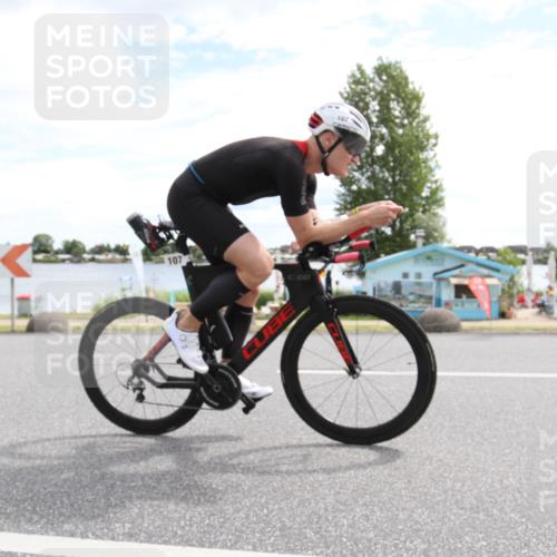 16.06.2024 - 26. Vierlanden-Triathlon Jannik Wohlers http://msf.ph/oto/6267601 16.06.2024 11:10:46 Radfahren 55, 78, 107, 170, 411 meine-sportfotos.de