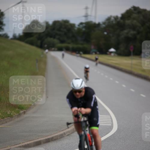 16.06.2024 - 26. Vierlanden-Triathlon Jannik Wohlers http://msf.ph/oto/6267610 16.06.2024 10:39:08 Radfahren 49, 73, 107, 167 meine-sportfotos.de