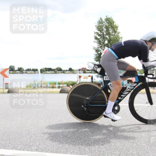 16.06.2024 - 26. Vierlanden-Triathlon Jannik Wohlers http://msf.ph/oto/6267652 16.06.2024 11:12:31 Radfahren 2, 71, 86, 190, 204, 217, 369, 436, 447 meine-sportfotos.de