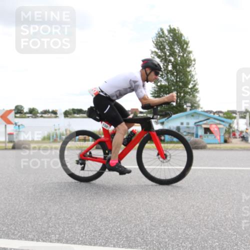 16.06.2024 - 26. Vierlanden-Triathlon Jannik Wohlers http://msf.ph/oto/6267661 16.06.2024 11:13:41 Radfahren 33, 107, 132, 150, 236, 392, 431 meine-sportfotos.de