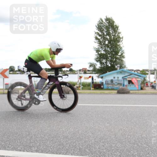 16.06.2024 - 26. Vierlanden-Triathlon Jannik Wohlers http://msf.ph/oto/6267666 16.06.2024 11:15:02 Radfahren 5, 12, 25, 27, 58, 98, 105, 419 meine-sportfotos.de