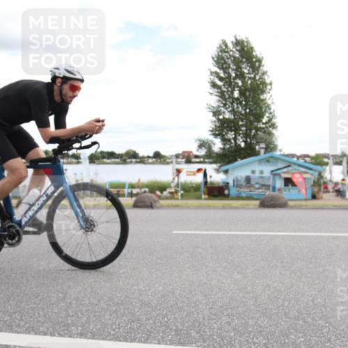 16.06.2024 - 26. Vierlanden-Triathlon Jannik Wohlers http://msf.ph/oto/6267667 16.06.2024 11:15:03 Radfahren 5, 12, 25, 27, 58, 98, 105, 419 meine-sportfotos.de