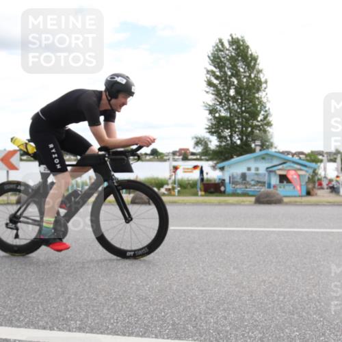 16.06.2024 - 26. Vierlanden-Triathlon Jannik Wohlers http://msf.ph/oto/6267668 16.06.2024 11:15:05 Radfahren 5, 12, 25, 27, 58, 98, 105 meine-sportfotos.de
