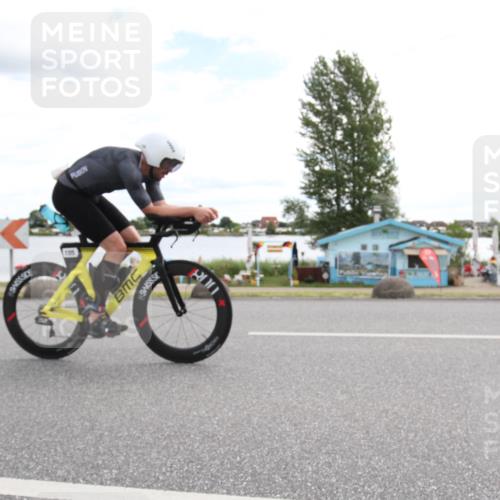 16.06.2024 - 26. Vierlanden-Triathlon Jannik Wohlers http://msf.ph/oto/6267669 16.06.2024 11:15:06 Radfahren 5, 12, 25, 27, 58, 98, 105 meine-sportfotos.de