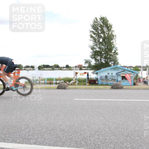 16.06.2024 - 26. Vierlanden-Triathlon Jannik Wohlers http://msf.ph/oto/6267674 16.06.2024 11:15:43 Radfahren 22, 39, 170, 367, 432 meine-sportfotos.de