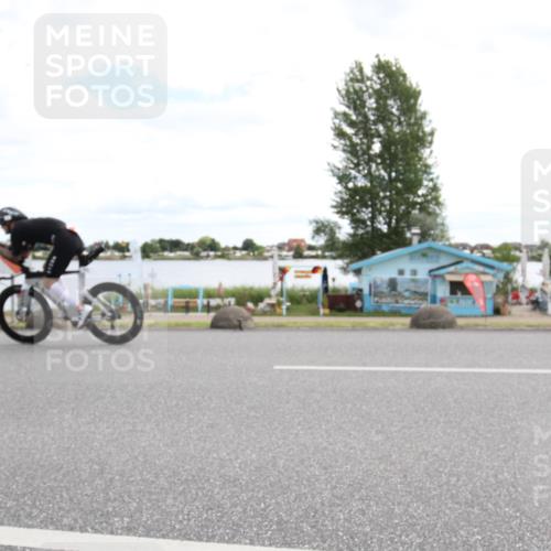 16.06.2024 - 26. Vierlanden-Triathlon Jannik Wohlers http://msf.ph/oto/6267746 16.06.2024 11:17:31 Radfahren 41, 45, 71, 217, 388 meine-sportfotos.de