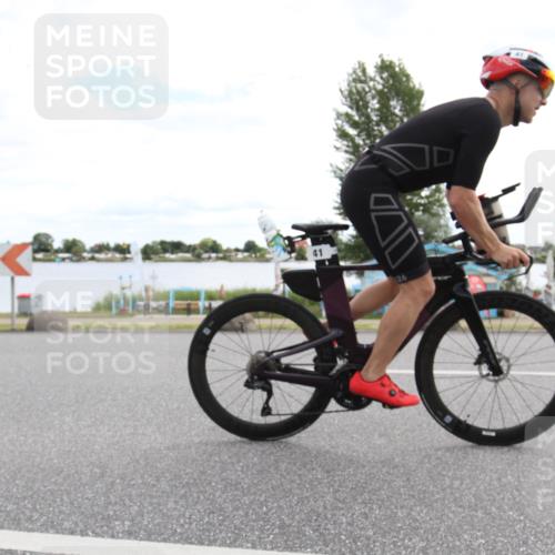 16.06.2024 - 26. Vierlanden-Triathlon Jannik Wohlers http://msf.ph/oto/6267748 16.06.2024 11:17:32 Radfahren 41, 45, 71, 217, 388, 437 meine-sportfotos.de