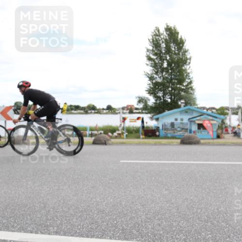 16.06.2024 - 26. Vierlanden-Triathlon Jannik Wohlers http://msf.ph/oto/6267752 16.06.2024 11:17:36 Radfahren 5, 41, 45, 71, 78, 79, 151, 217, 388, 437 meine-sportfotos.de