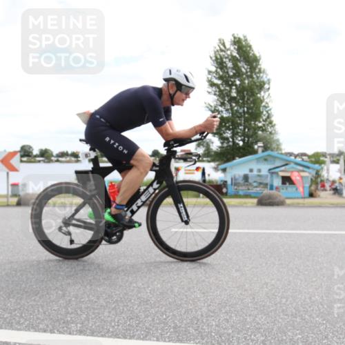 16.06.2024 - 26. Vierlanden-Triathlon Jannik Wohlers http://msf.ph/oto/6267756 16.06.2024 11:18:10 Radfahren 25, 83, 105, 359, 370, 438, 470 meine-sportfotos.de