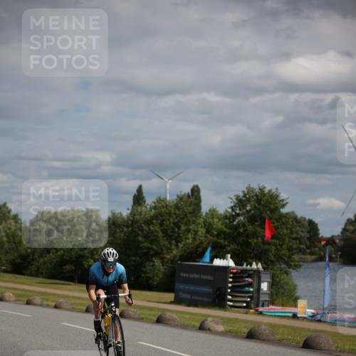 16.06.2024 - 26. Vierlanden-Triathlon Jannik Wohlers http://msf.ph/oto/6267770 16.06.2024 10:53:47 Radfahren 122, 193 meine-sportfotos.de
