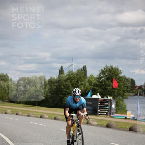 16.06.2024 - 26. Vierlanden-Triathlon Jannik Wohlers http://msf.ph/oto/6267778 16.06.2024 10:53:47 Radfahren 122, 193 meine-sportfotos.de