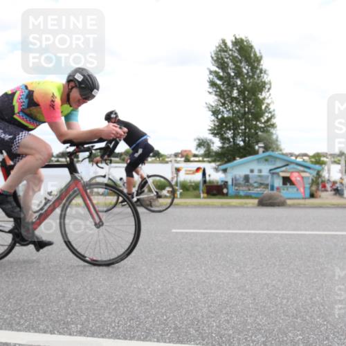16.06.2024 - 26. Vierlanden-Triathlon Jannik Wohlers http://msf.ph/oto/6267779 16.06.2024 11:21:00 Radfahren 127, 399, 449, 454, 635 meine-sportfotos.de
