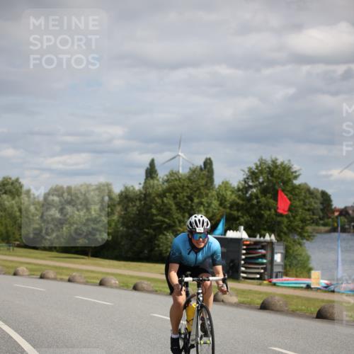 16.06.2024 - 26. Vierlanden-Triathlon Jannik Wohlers http://msf.ph/oto/6267780 16.06.2024 10:53:47 Radfahren 122, 193 meine-sportfotos.de