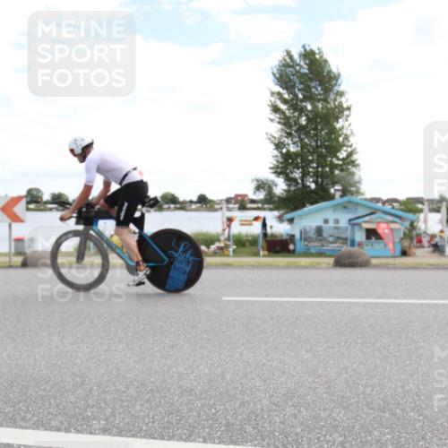 16.06.2024 - 26. Vierlanden-Triathlon Jannik Wohlers http://msf.ph/oto/6267789 16.06.2024 11:24:47 Radfahren 69, 111, 484, 526 meine-sportfotos.de