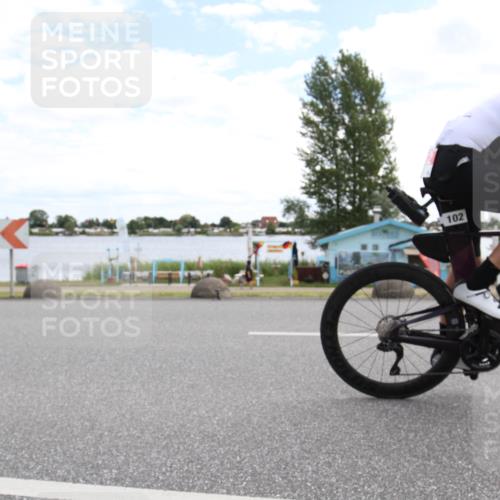 16.06.2024 - 26. Vierlanden-Triathlon Jannik Wohlers http://msf.ph/oto/6267791 16.06.2024 11:25:01 Radfahren 94, 102 meine-sportfotos.de